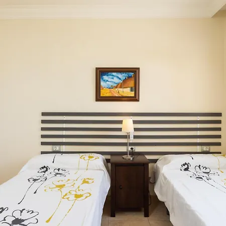 Home2book Amazing Sea Views & Terrace, El Poris * 波里斯-德阿沃纳