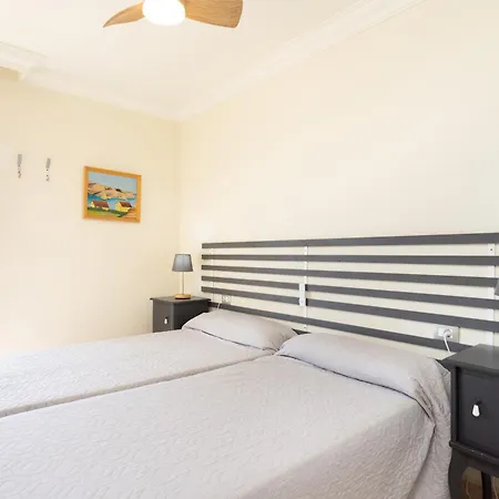 Home2book Amazing Sea Views & Terrace, El Poris 波里斯-德阿沃纳
