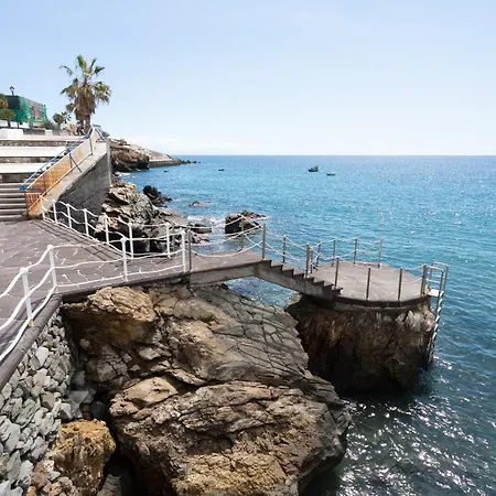 Home2book Amazing Sea Views & Terrace, El Poris 波里斯-德阿沃纳