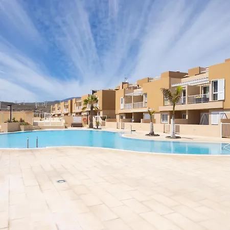 Home2book Amazing Sea Views & Terrace, El Poris 波里斯-德阿沃纳