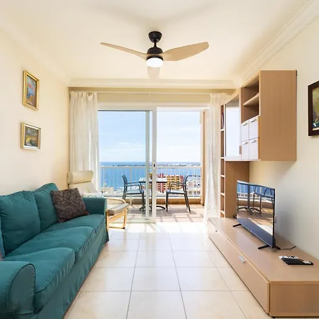 Home2book Amazing Sea Views & Terrace, El Poris 波里斯-德阿沃纳